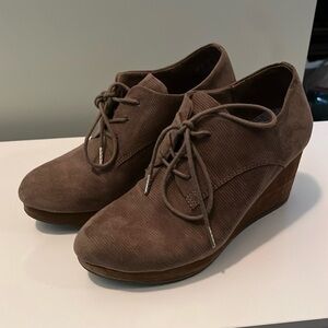 Dr Scholl's Platform suede booties
